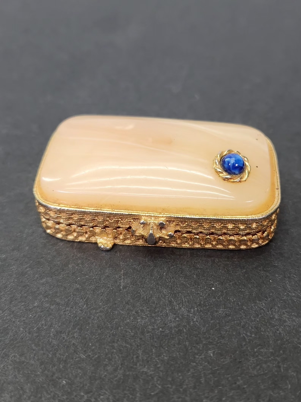 VTG 1974 Estee Lauder Solid Perfume Compact Faux Agate Blue Cabochon Gold Tone